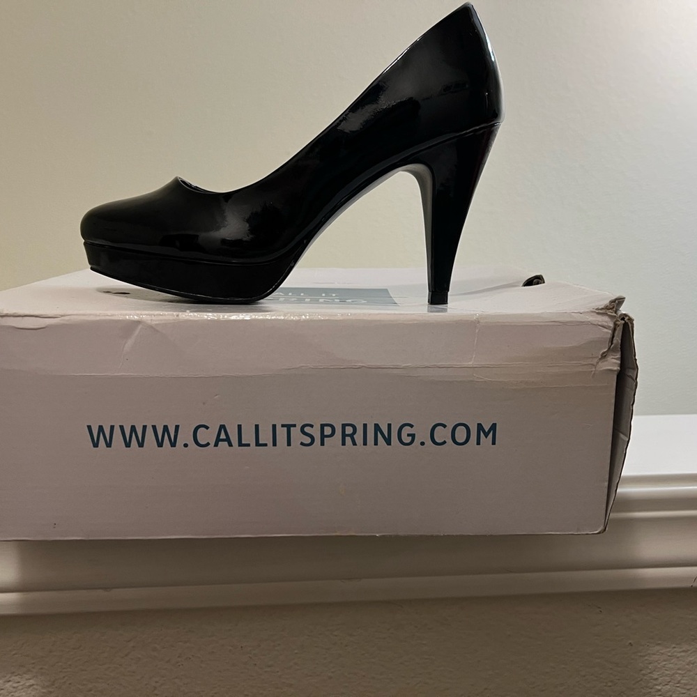 Black Heels - Picture 2 of 4